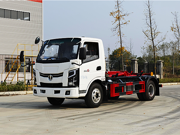 奧馳藍(lán)牌勾臂垃圾車